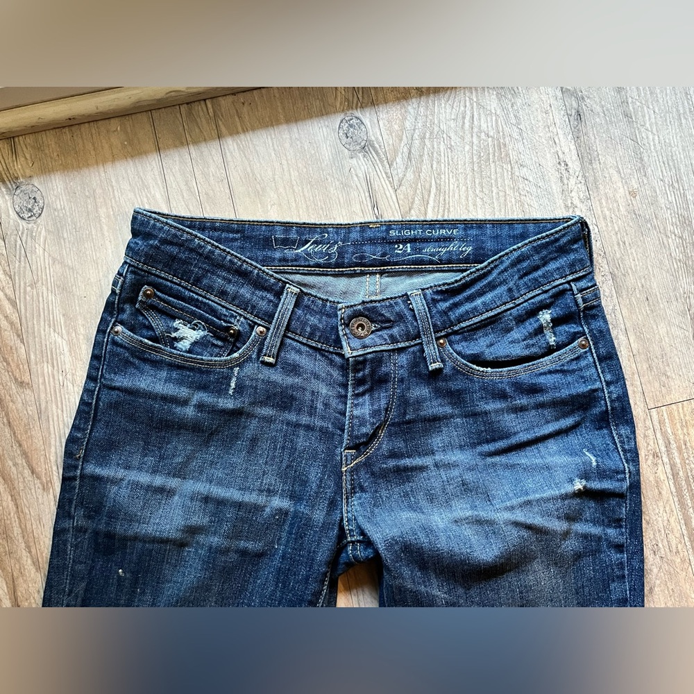 Levi's Women's Slight Curve Straight Leg Jeans